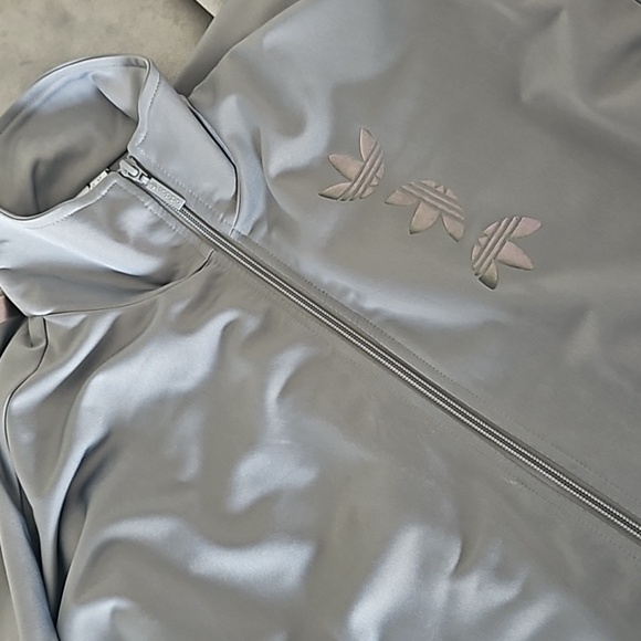 Adidas crop trefoil iridescent jacket - Picture 4 of 5